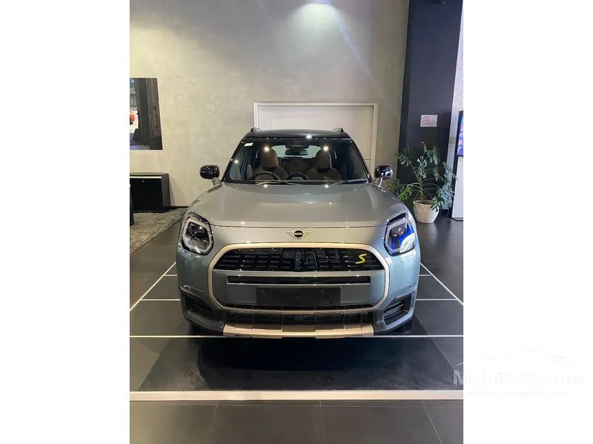Jual Mobil MINI Countryman 2024 SE ALL4 di Jawa Barat Automatic SUV Hijau Rp 1.420.000.000