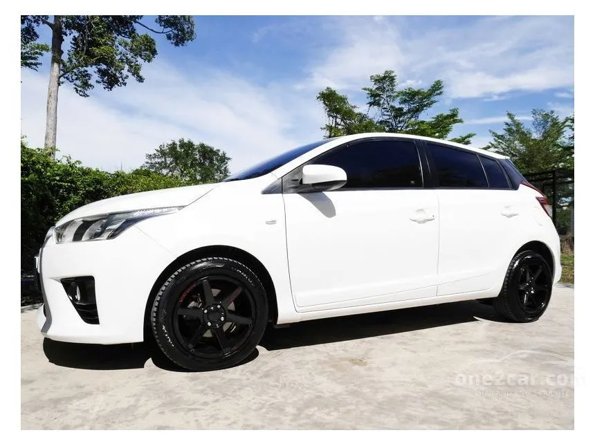2014 Toyota YARIS E Hatchback
