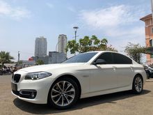 BMW 520i LUXURY MODERN LINE 2017 WHITE ON SADDLE TAN TDP 150JT