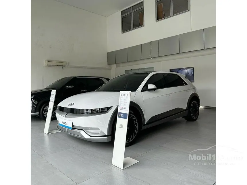 Jual Mobil Hyundai IONIQ 5 2024 Long Range Signature di DKI Jakarta Automatic Wagon Putih Rp 690.000.000