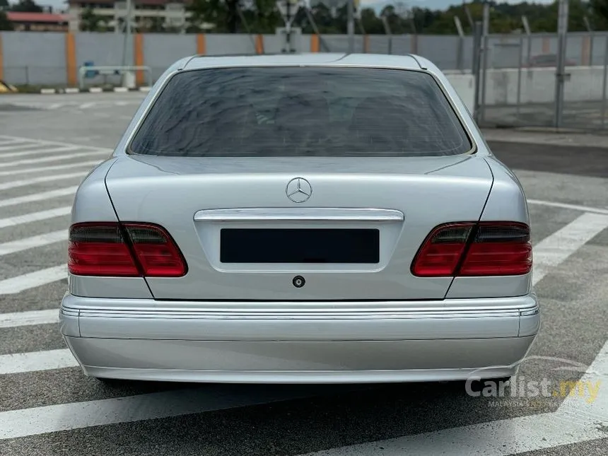 2002 Mercedes-Benz E240 ELEGANCE Sedan