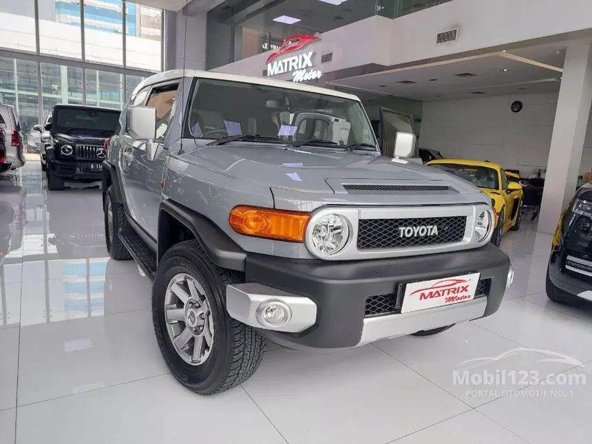 Jual Mobil Toyota FJ Cruiser 2022 4.0 di DKI Jakarta Automatic SUV Abu ...