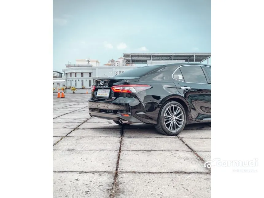 2022 Toyota Camry V Sedan