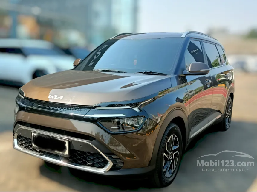 Jual Mobil KIA Carens 2024 Premiere 1.5 di DKI Jakarta Automatic MPV Coklat Rp 420.000.000