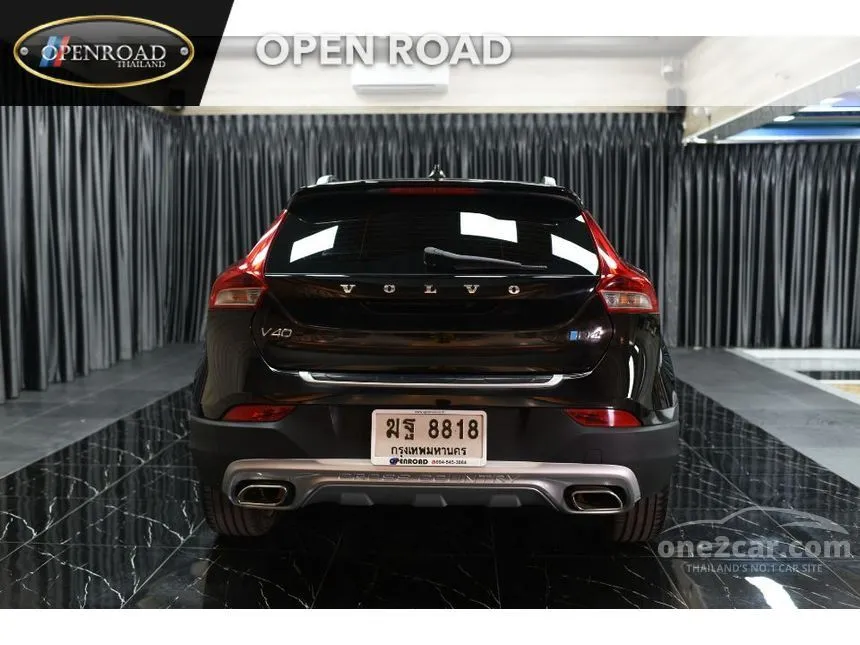 2017 Volvo V40 D4 Cross Country Wagon