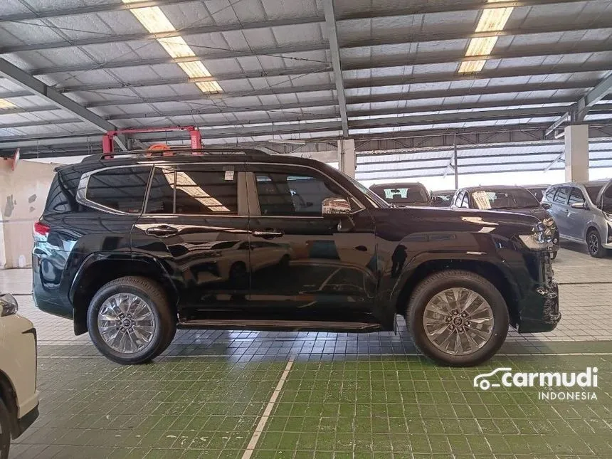 Jual Mobil Toyota Land Cruiser 2024 VX