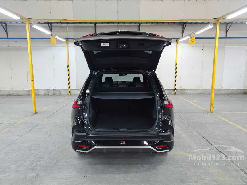 2023 Toyota Yaris Cross S HV with GR Parts Aero Pkg SUV