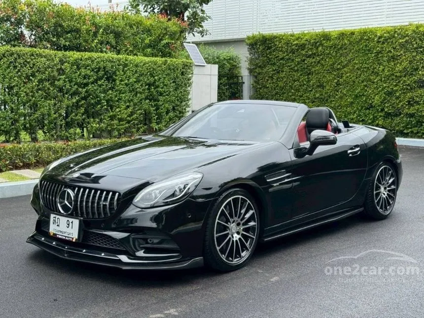 2017 Mercedes-Benz SLC300 AMG Dynamic Convertible