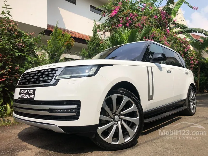 Jual Mobil Land Rover Range Rover 2023 P400 Autobiography MHEV LWB 7 Seater 3.0 di DKI Jakarta Automatic SUV Putih Rp 6.250.000.000