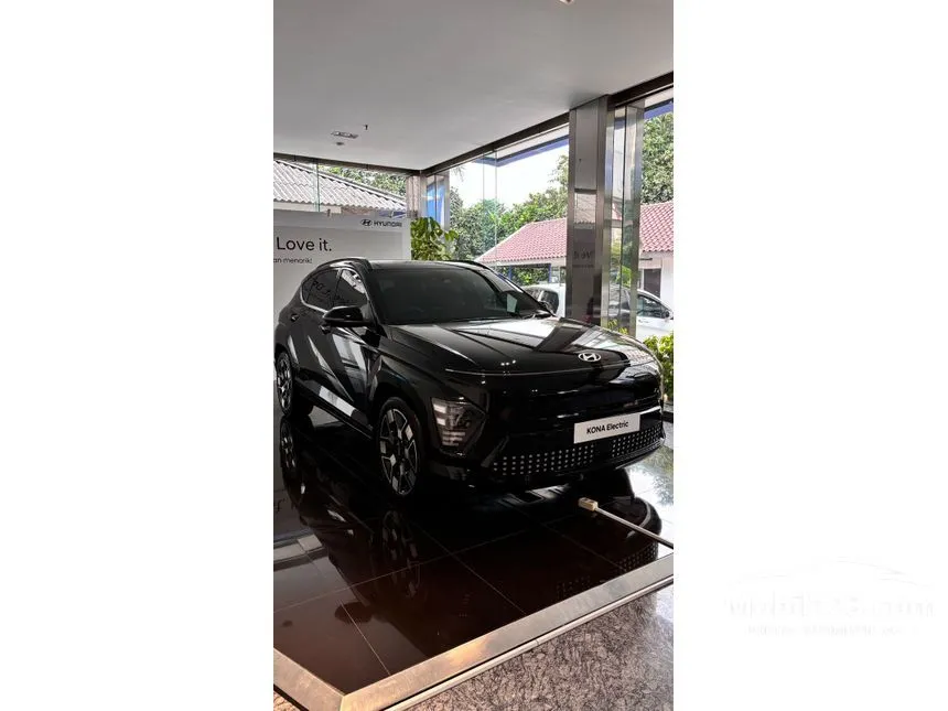 Jual Mobil Hyundai Kona 2024 Electric Long Range Signature di DKI Jakarta Automatic Wagon Hitam Rp 590.000.000
