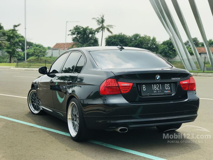  Jual  Mobil  BMW  320i 2010  E90 2 0 di Banten Automatic Sedan 