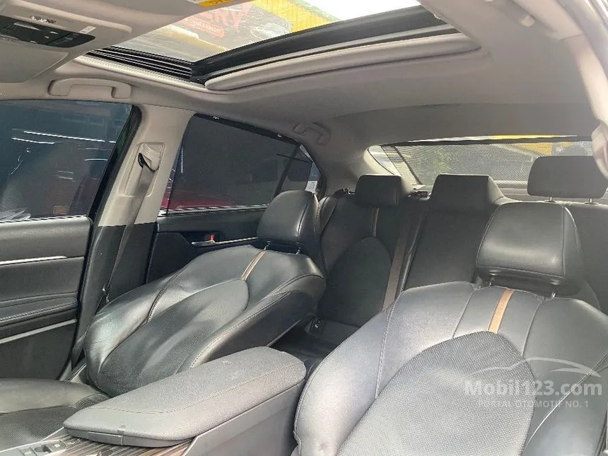 2020 Toyota Camry V Sedan