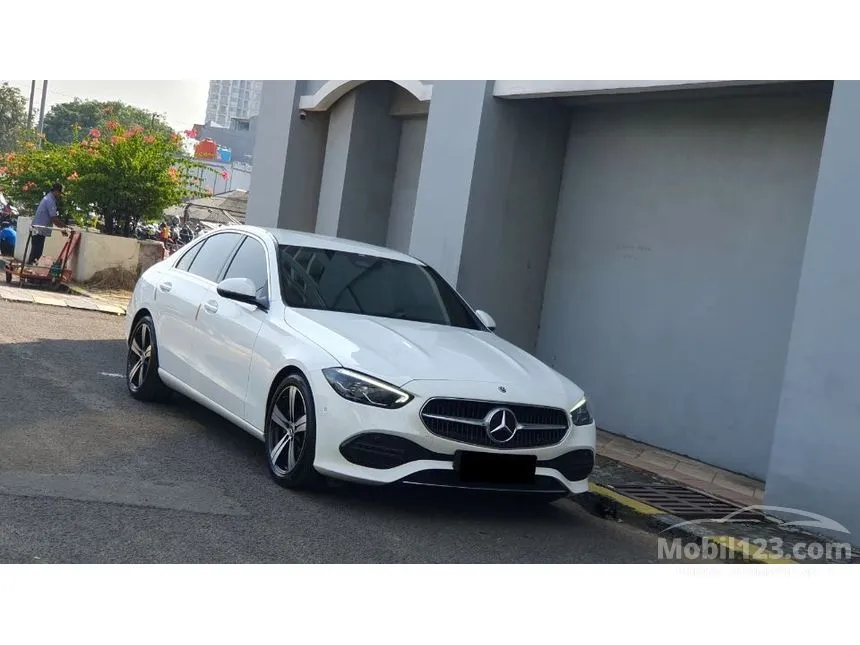 2022 Mercedes-Benz C200 Avantgarde Line Sedan