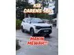 Jual Mobil KIA Carens 2023 Premiere Captain Seat 1.5 di Jawa Barat Automatic MPV Putih Rp 380.600.000