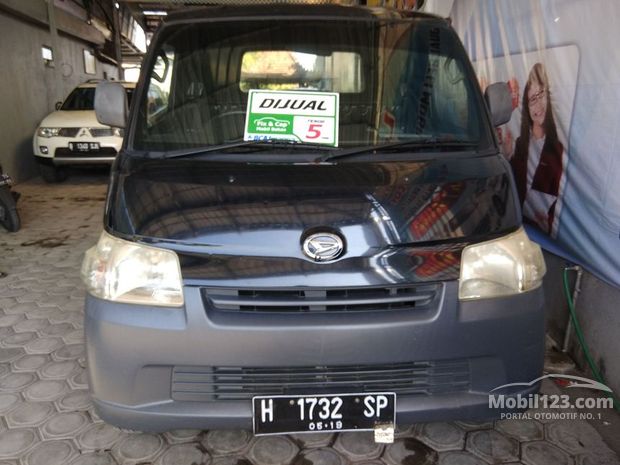 Daihatsu Gran Max Mobil bekas dijual di Jawa-tengah 