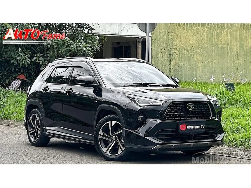Jual Mobil Toyota Yaris Cross 2023 S GR Parts Aero Package 1.5 di DKI Jakarta Automatic Wagon Hitam Rp 365.000.000
