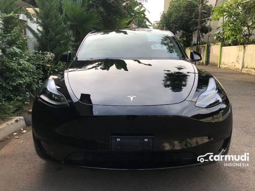 2022 Tesla Model Y Standard Range Wagon