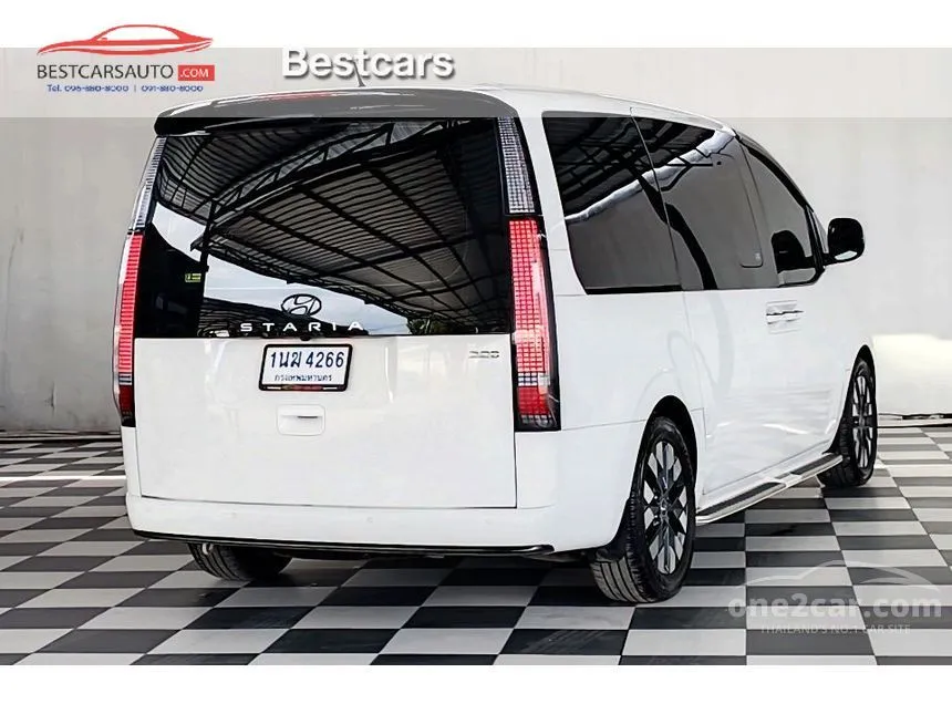 2022 Hyundai Staria Premium Van