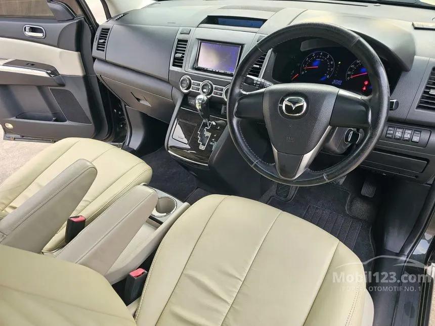 2011 Mazda 8 MPV