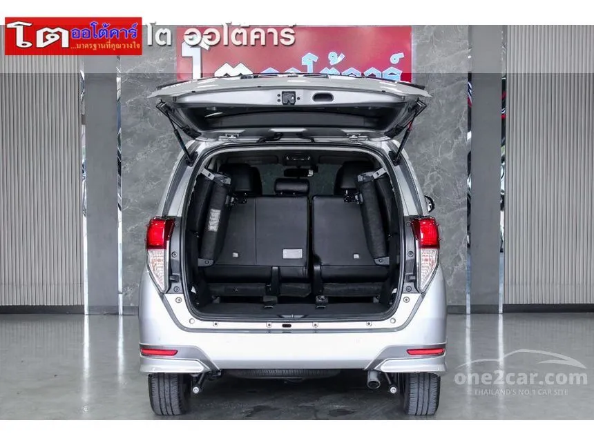 2020 Toyota Innova Crysta Wagon