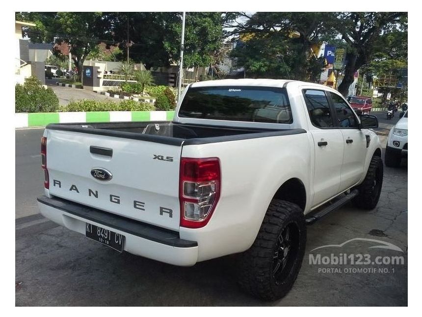 Jual Mobil Ford Ranger 2012 2.2 di Jawa Timur Manual Putih 