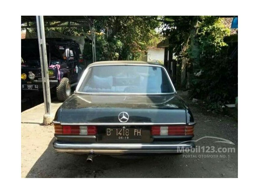 1980 Mercedes-Benz 230E W123 2.3 Manual Sedan