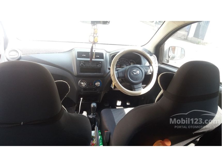 2016 Daihatsu Ayla M Hatchback