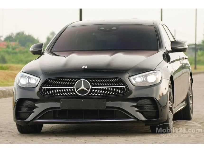 2022 Mercedes-Benz E300 AMG Line Sedan