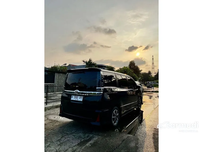 2018 Toyota Voxy MPV