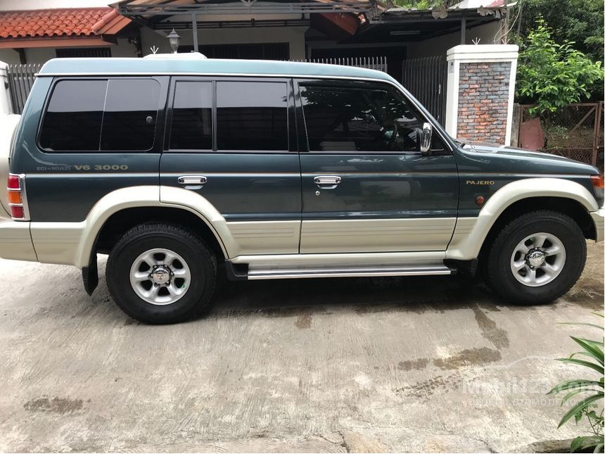 Jual Mobil  Mitsubishi Pajero  1996 V6 3 0 3 0 di DKI 