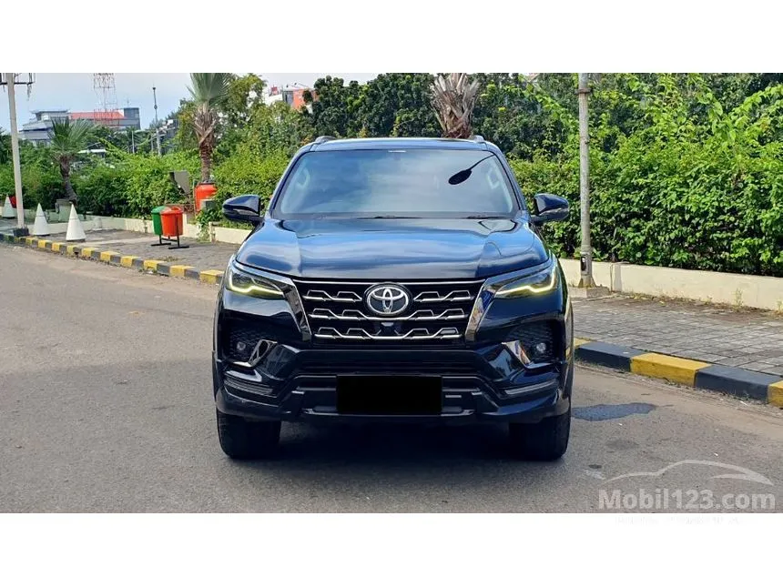 Jual Mobil Toyota Fortuner 2022 VRZ GR SPORT 4X2 2.4 di DKI Jakarta Automatic SUV Hitam Rp 480.000.000