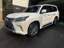 2017 Lexus LX570 5.7 White on Black