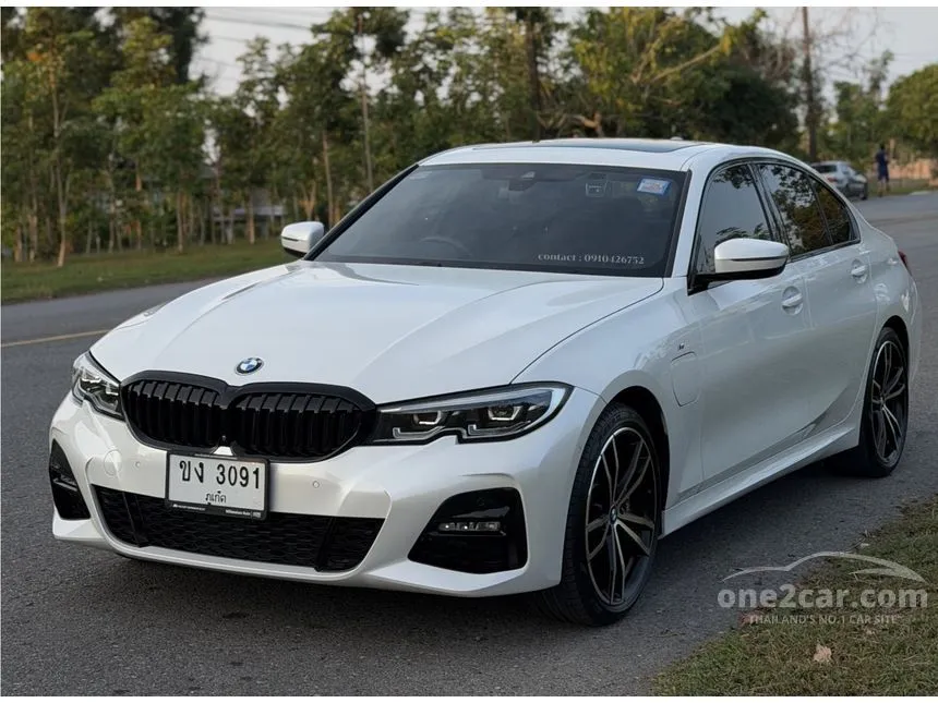2020 BMW 330e M Sport Sedan