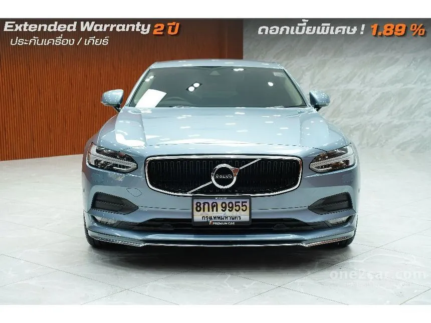 2018 Volvo S90 D4 Momentum Sedan