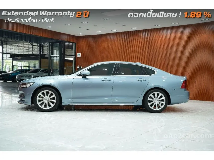 2018 Volvo S90 D4 Momentum Sedan