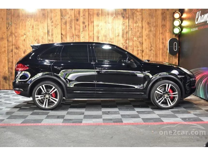 2013 Porsche CAYENNE S Hybrid SUV