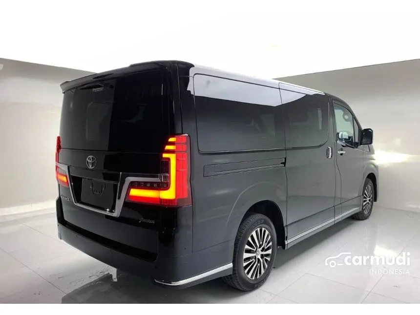 2024 Toyota GranAce Premium MPV