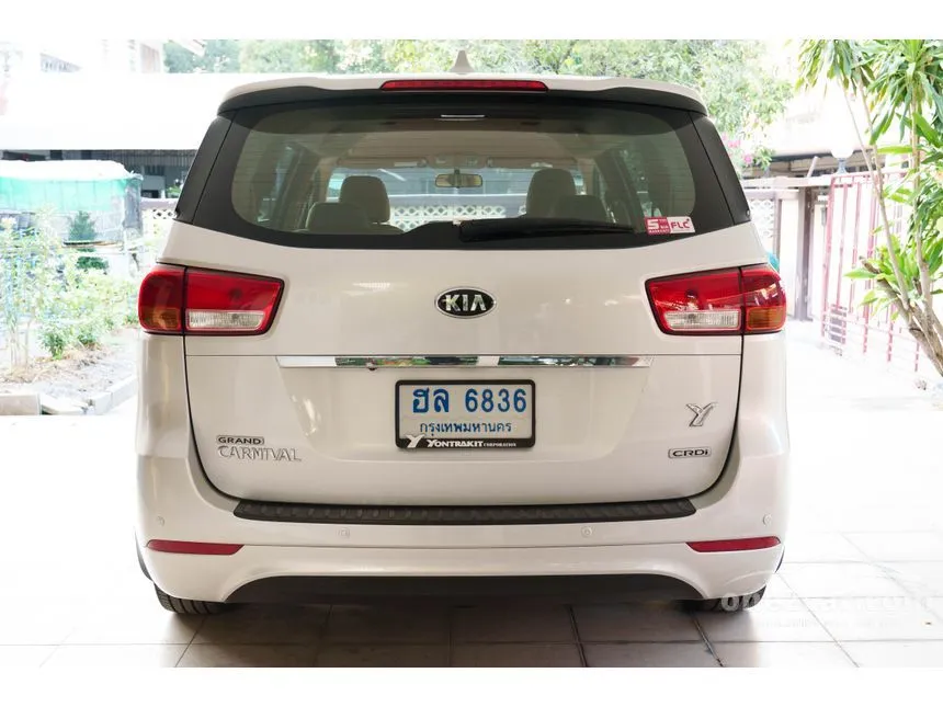 2015 Kia Grand Carnival LX Wagon