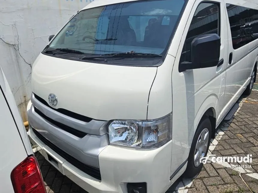 2024 Toyota Hiace Commuter Van Wagon