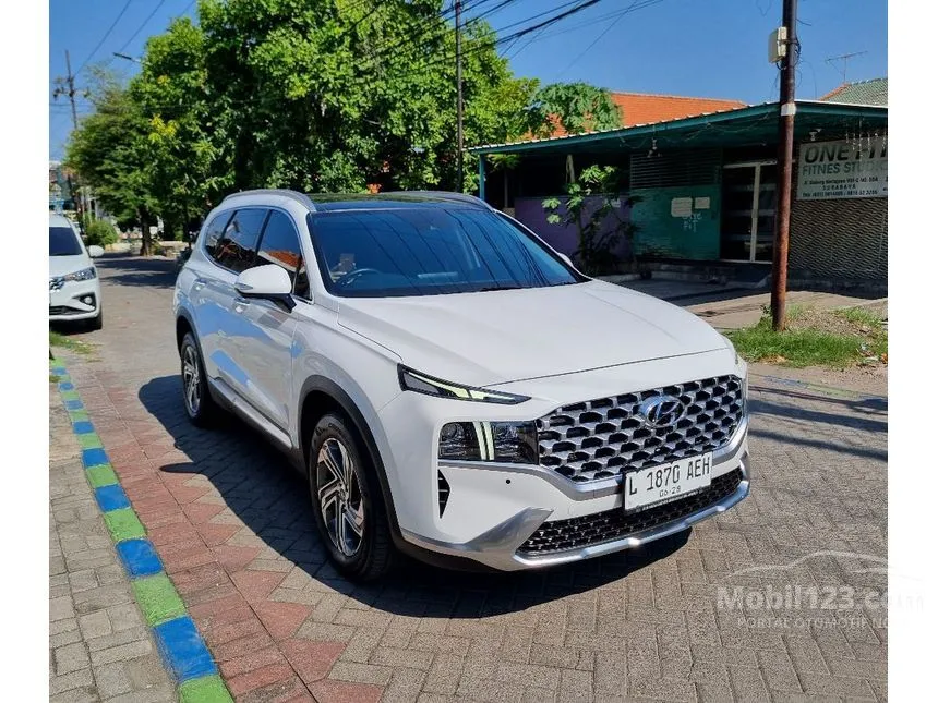 Jual Mobil Hyundai Santa Fe 2023 CRDi Signature 2.2 di Jawa Timur Automatic SUV Putih Rp 580.000.000