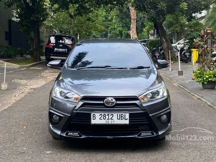 Jual Mobil Toyota Yaris 2016 TRD Sportivo 1.5 di Jawa Barat Automatic Hatchback Abu