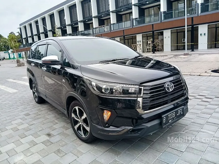 Jual Mobil Toyota Innova Venturer 2022 2.0 di Banten Automatic Wagon Hitam Rp 370.500.000