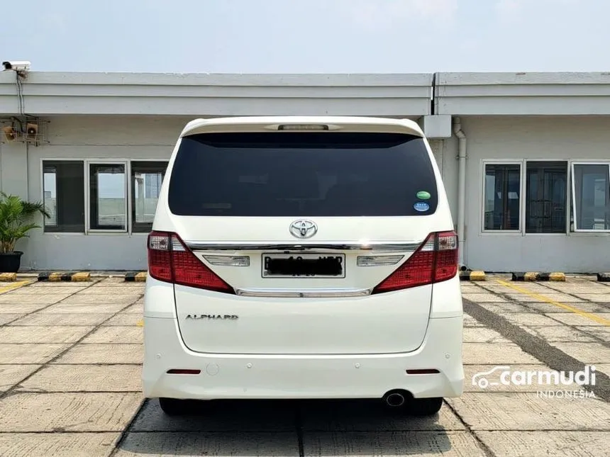 2013 Toyota Alphard SC MPV