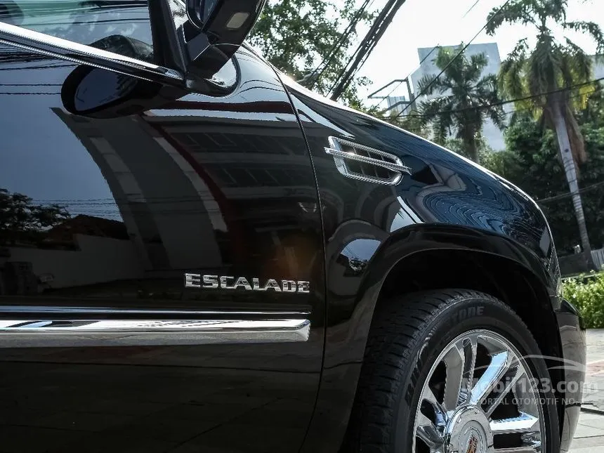 2012 Cadillac Escalade Platinum SUV