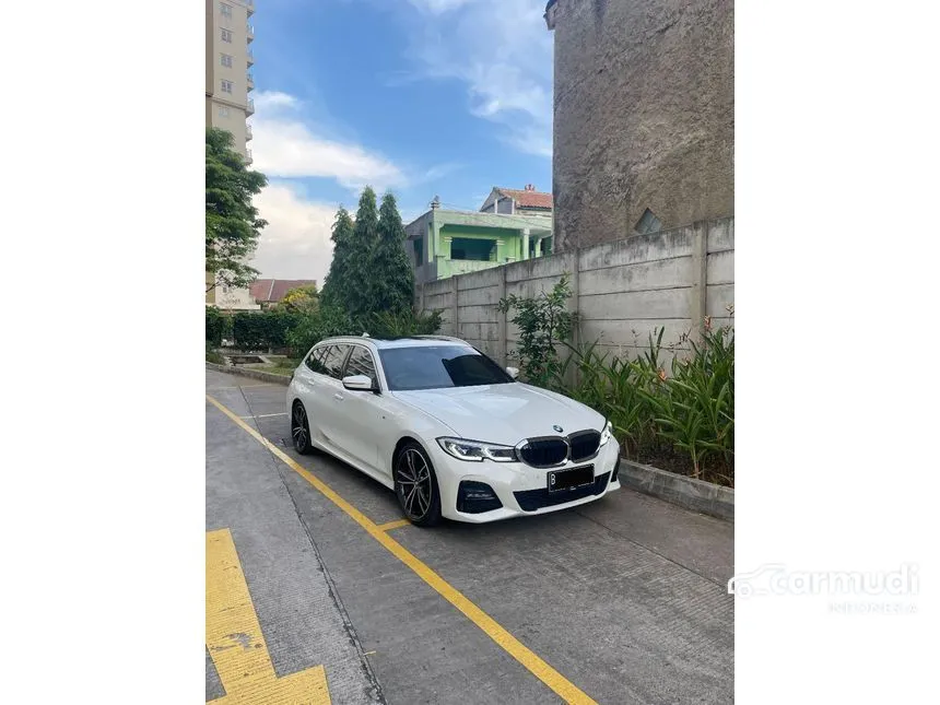 Jual Mobil BMW 320i 2021 Touring M Sport 2.0 di DKI Jakarta Automatic Wagon Putih Rp 1.200.000.000