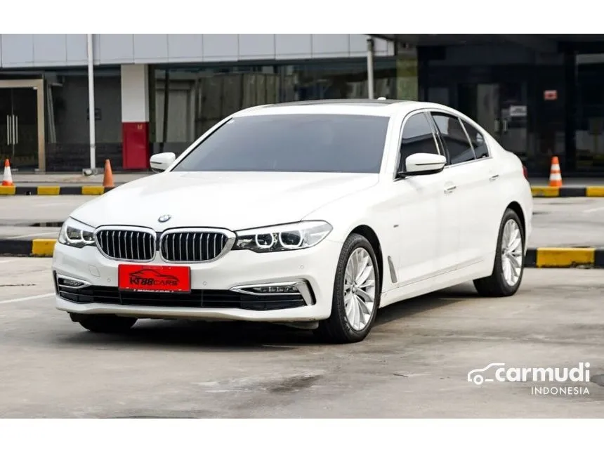 2018 BMW 530i Luxury Sedan