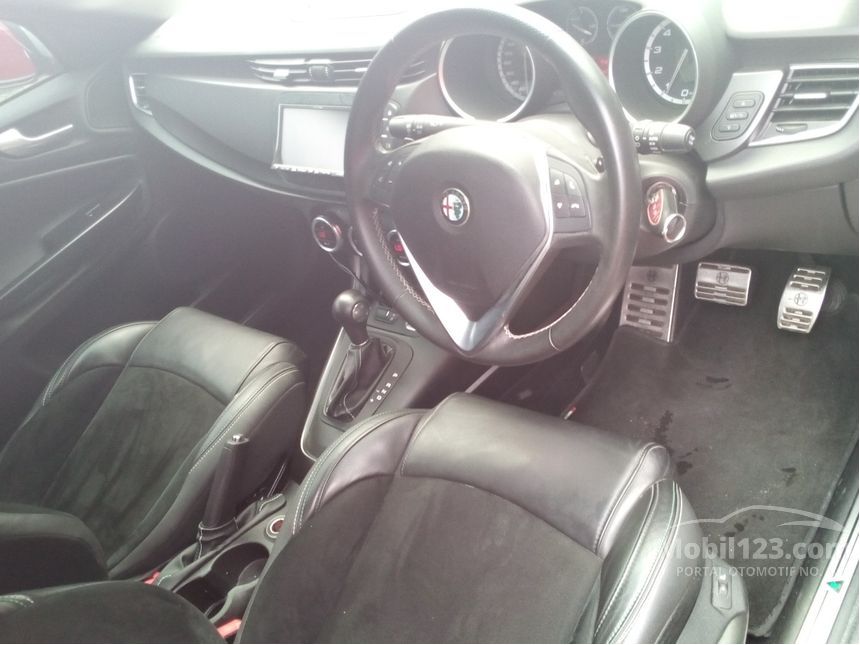 2014 Alfa Romeo Giulietta Hatchback