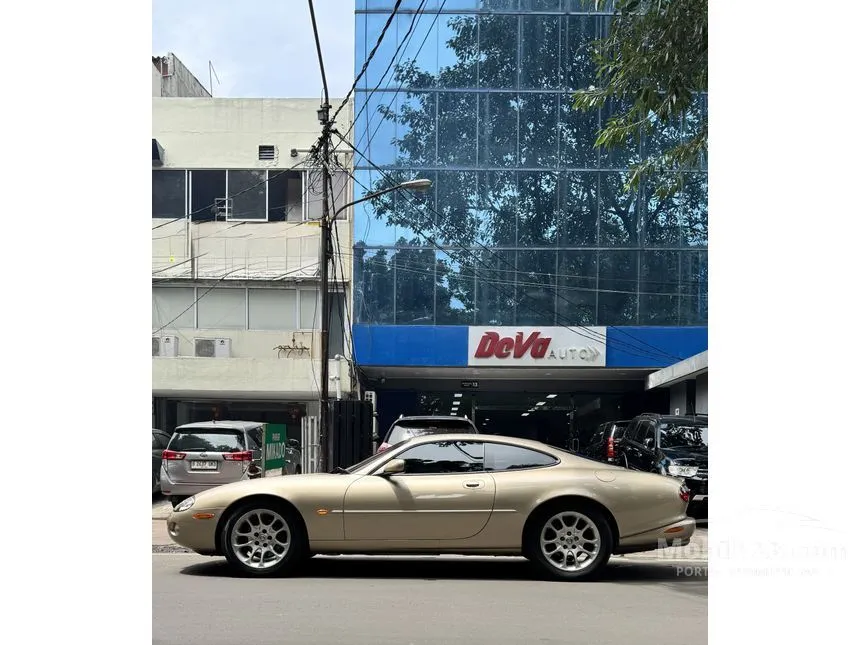 2002 Jaguar XKR Coupe