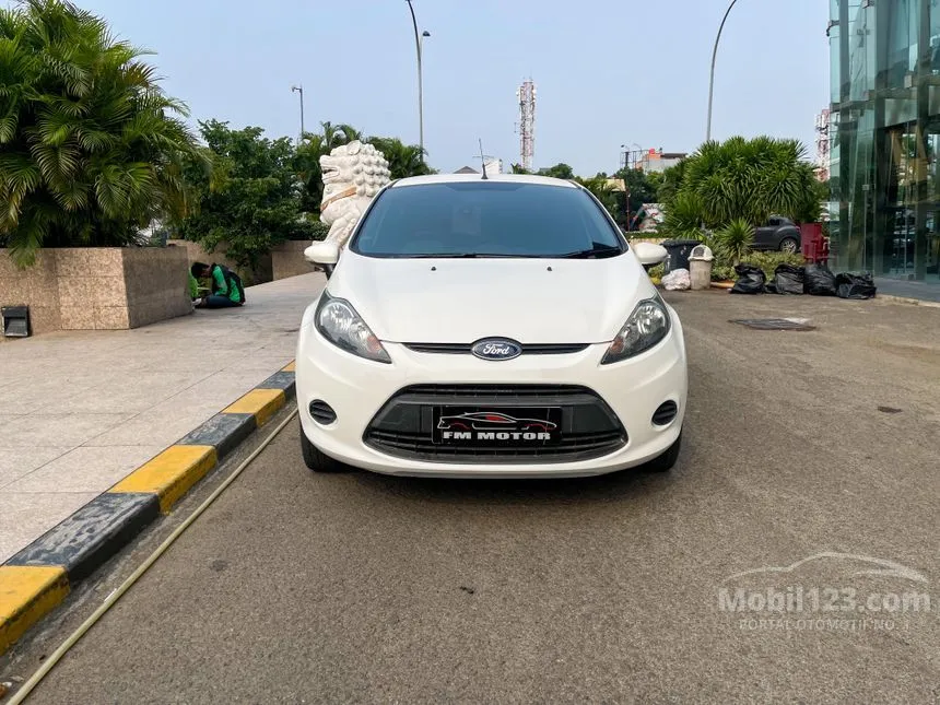 Jual Mobil Ford Fiesta 2013 Trend 1.5 di DKI Jakarta Automatic Hatchback Putih Rp 75.000.000