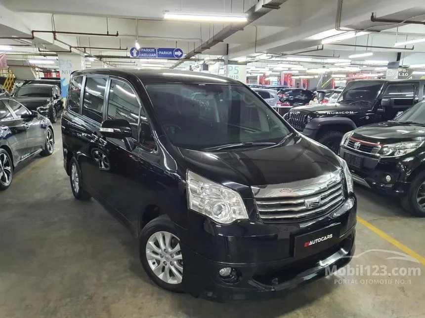2015 Toyota NAV1 V Limited MPV